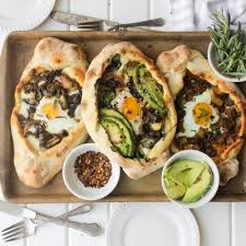 Ricardo cuisine vous aidera à concocter le petit déjeuner parfait avec des idées de déjeuner facile et des menus brunch originaux avec des gauffres, muffins ou crêpes. Recettes Savoureuses Pour Le Brunch Lesoeufs Ca