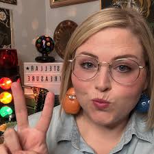 🚨 Thank you to everyone who tuned into our sale with  @double_anchor_vintage @sassysquirrelvintage and @louriekb!! Shoutout to  @sassysquirrelvintage and @dollsaucevintage for the nuggie earrings! 🫶🏻❤️