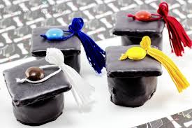 Assemble and fry shortly beforehand and keep warm in the oven. Kindergarten Graduation Treat Ideas Graduation Cap Treats