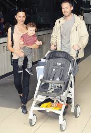 Hande ataizi , 2 eylül 1973 tarihinde b ursa 'da doğdu. Evin Nesesi Aslan Leon Galeri Galeri Anasayfa