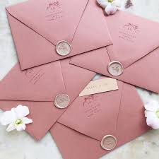 Die einladungskarte zur hochzeit bildet das herzstück der hochzeitspapeterie und ist schier unverzichtbar. Hochzeitseinladungen Selbst Gestalten 40 Ideen Fur Hochzeitskarten Selbst Gestalten