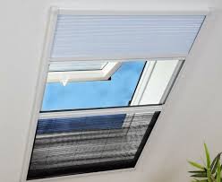 Velux Fliegengitter Dachfenster Mit Diesem Stellen Sie Die Kapazitat Der Das Einfallende Licht So Dass Das Zimmer Noch Be Rollos Oberlicht Dachfenster Rolladen