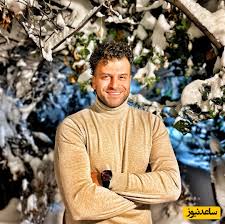 نگاهی به چیدمان شاهانه و لوکس خونه مجردی «روزبه حصاری» بازیگر سریال بچه مهندس/ از پیانو و کتابخانه پر از کتاب تا باغ سرسبز و پله‌های دوبلکس