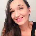 Amber Lehew's Instagram, Twitter & Facebook