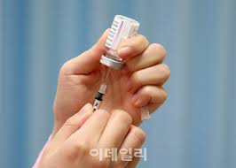 횡설수설잔여 백신 접종 열기by 이진영. 5ì¼ ë‚¨ì€ 60ì„¸ ì´ìƒ ë°±ì‹  ì 'ì¢… ì˜ˆì•½ ì˜ˆì•½ë¥  68 0