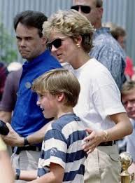 A ella y a su papá les fascinaba cocinar juntos. Throwback Thursday Princess Diana Visits Disney World With Her Sons Our Magical Disney Moments
