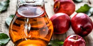 Cuka apel mentah mentah dari bragg adalah sari apel organik yang tidak dipasteurisasi yang mengandung enzim protein, yang memberi cuka ini penampilan mendung. Yuk Menimbang Manfaat Dan Risiko Diet Cuka Apel Halaman All Kompas Com