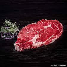 La viande est figée au stade optimal de sa maturation soit entre 4 et 8 semaines selon les morceaux, le ph (l'acidité de la viande) et selon le taux de cette technique d'hibernation de la viande garantit une saveur exceptionnelle et permet de garder la viande de nombreuses années au congélateur avec un. J Ai Teste La Viande Maturee Petits Plats Entre Amis