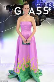 Sarah paulson ретвитнул(а) holland taylor. Sarah Paulson Turns Heads In A Stunning Strapless Pink Gown At The Glass Premiere In London Daily Mail Online