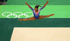Cover look champion gymnast simone biles wears a bottega veneta bodysuit. Viertes Gold Fur Simone Biles