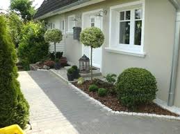 Garten Gartengestaltung Reihenhaus Beispiele Mit Syunpuu Kleiner Vorgarten Reihenhaus G In 2020 Vorgarten Gestalten Kleinen Vorgarten Gestalten Vorgarten