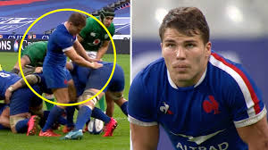 Antoine dupont, qui va retrouver son ancien coéquipier sébastien bézy, nous parle de sa rentrée. So Why Is Everybody Calling Antoine Dupont The Best Scrum Half In The World Rugby Onslaught