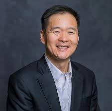 Get to know Associate Professor Li Chen!⠀ Expertise: Operations management  and supply chain management⠀ Upcoming Courses: NBAE 6420