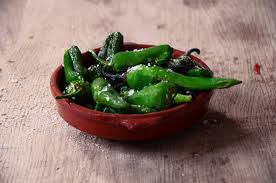 Pimientos de padron are small green peppers from spain. Pimientos De Padron Frittierte Paprika