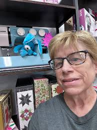 If anyone sees this in Joann's in MD please let me know 🥰 一野下原在 可-三小品  21cz/690 Yarnspirations irations BERNAT Blanket Extra Thick Frosting™ Write  α review COLOR: Maple Punch 50CO