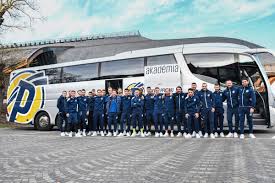 Puskás akadémia football club, commonly known as puskás akadémia, is a football club based in felcsút, hungary, that competes in the nemzeti bajnokság i, the top flight of hungarian football. Hit By Coronavirus Infections Puskas Academy Eager To Play El Qualifier For First Time In Their History Hungary Today