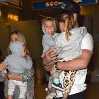 16 works in india hemsworth. Elsa Pataky And Chris Hemsworth At Lax With Their Kids India Tristan And Sasha T Growing Your Baby