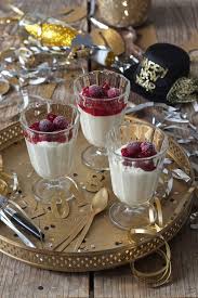 Weisses Schokomousse Mit Cranberrysauce Rezept Sweets Lifestyle Rezept Schokomousse Silvesterdessert Schokomousse Ohne Ei