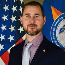 So verhindern Sie, dass ein Mikromanager Ihre Arbeit übernimmt