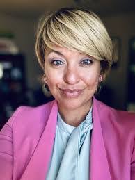 Shari Riddle's Instagram, Twitter & Facebook