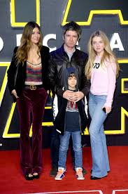 Noel gallagher;born 29 may 1967 liam gallagher;born 21 september 1972. Noel Gallagher S Wife Sara Macdonald Says Their Son Never Met Uncle Liam In The Middle Of A Family Feud Fr24 News English