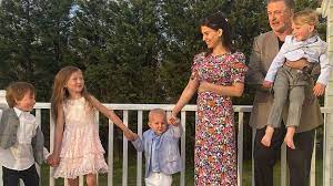 Jun 23, 2021 · alec baldwin hat sieben kinder. Hilaria Baldwin So Stressig Ist Isolation Mit Vier Kindern Promiflash De