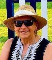 Kelly Mackiewicz's Instagram, Twitter & Facebook