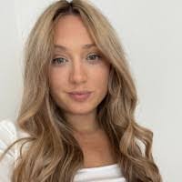 Donna Lynam's Instagram, Twitter & Facebook