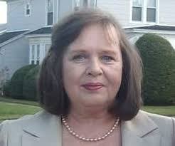 Terri Gill's Instagram, Twitter & Facebook