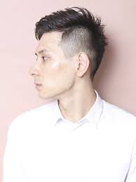 メンズショートヘア オシャレ七三 刈り上げが流行 最新髪型 メンズファッションメディア otokomae メンズ ヘアスタイル メンズヘア ショート 男性の髪