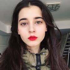 Rosalind Locke's Instagram, Twitter & Facebook