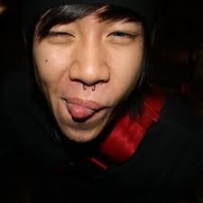 Eddy Tan (@EddyMilvaeHace)