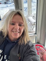 Lori Johnston's Instagram, Twitter & Facebook