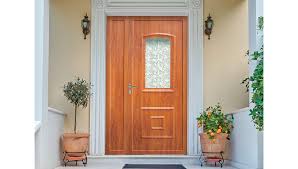 Pour que votre porte d'entrée en pvc soit toujours belle et accueillante, il vous faut la repeindre. Porte D Entree Pvc Elegance Tradition Isofrance Fenetres Et Energies