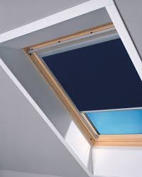 Store Occultant Bleu En Toile Polyester Pour Fenetre De Toit 55x78 Cm Brico Depot