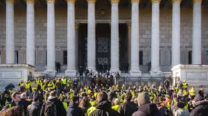 Une association lance une pétition pour les exhumer. Gilets Jaunes Manifestation A Lyon Ce Samedi Pour Feter Les Deux Ans Du Mouvement