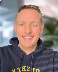 Jeffrey Bright's Instagram, Twitter & Facebook