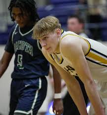 Port Huron Northern's Kade Hiller. #PHN #PHNHuskies #PHNHuskiesBasketball  #Michigan #MHSA #TimesHerald #PortHuron #HighSchool #Sports