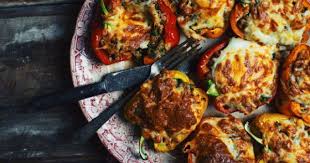 Poivrons Farcis Aux Champignons Courgettes Et Saucisses Italiennes Le Coup De Grace Recipe Diner Recipes Food Cooking