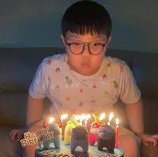 只愿你健健康康，开开心心的成长。Happy Birthday Ethan!! 🎂🍭🍦🍟🍕🌭🥳🥳🥳