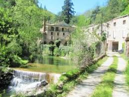 A 2 Km De Privas Au Cœur De L Ardeche Dans La Vallee De L Ouveze Photographie De Voyage Paysage Idyllique Vacances Ardeche
