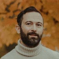 Aslan Varoqua's Instagram, Twitter & Facebook