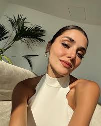 Angela Lucchese's Instagram, Twitter & Facebook