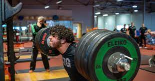 She won a bronze medal in the 87kg weight class by lifting 92kg in snatch and 116kg in clean and jerk for a total of 208. De Zevenmijlslaarzen Van Nijmeegse Enzo 18 Gewichtheffen Is Een Pijnsport Sport Nijmegen E O Gelderlander Nl