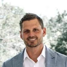 Aaron Vallero's Instagram, Twitter & Facebook