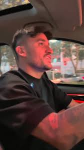 Meus dias são mais completos ao lado delas… Minhas princesas corajosas e  vascaínas! Com direito a coelhinho da Páscoa nessa semana! ❤️, Feliz Páscoa  a todos! 🙏🏼