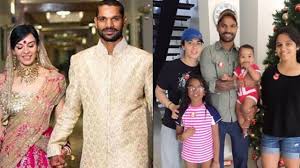 Shikhar dhawan has shared a photo on instagram in which he is helping to draw his son zoravar.कोरोना वायरस के कारण भारतीय ओपनर बल्लेबाज शिखर धवन को सारा दिन घर पर रहना पड़ रहा है. How Shikhar Dhawan Met His Wife Who Already Had 2 Kids Iwmbuzz