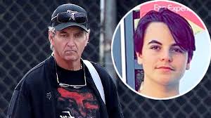 Britney spears' father is under investigation by police after allegations of child abuse against the sources claim kevin accused grandfather jamie spears of abusing his teen son sean after an. Jamie Spears Battered Britney S Son Sean During Argument