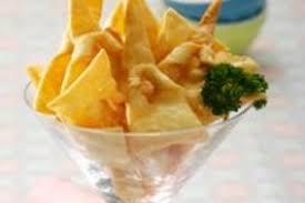 Keripik singkong sekarang ini dibuat dengan aneka pilihan rasa sehingga masyarakat dapat dengan mudah memilih keripik singkong yang disukai. Keripik Singkong Keju Sajian Sedap