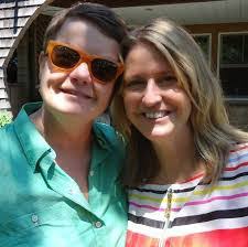 Kris Perry's Instagram, Twitter & Facebook